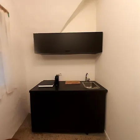 Lawien Goldenstern Apartment